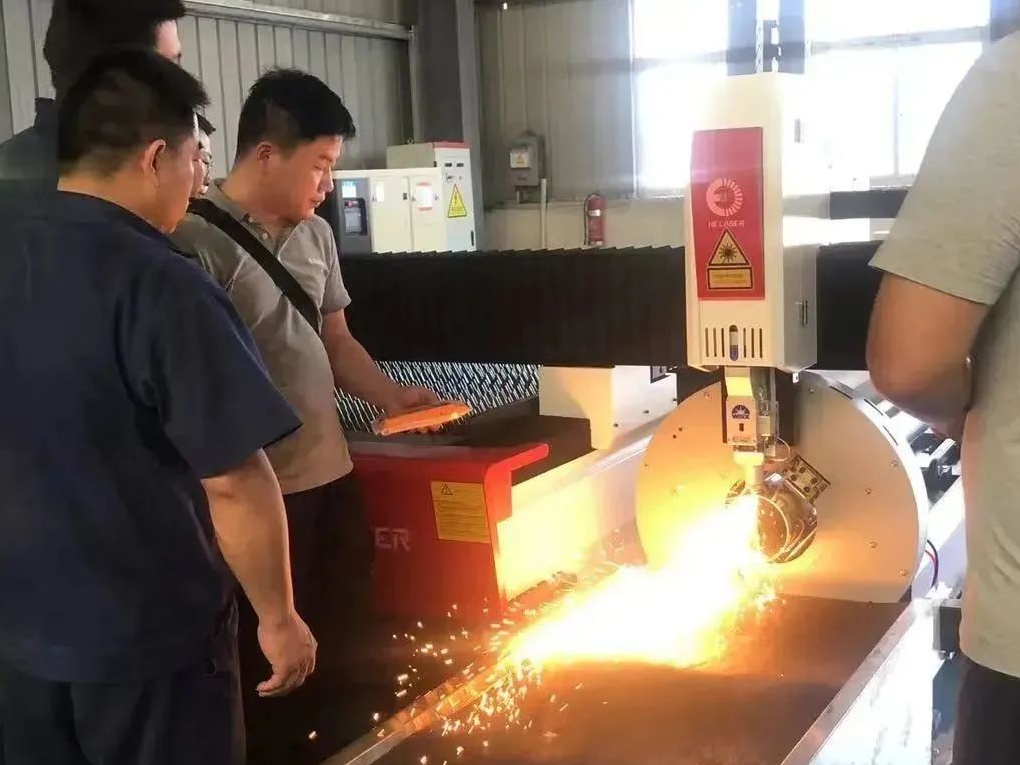 “新兵器”到位！板管一體激光切割機(jī)